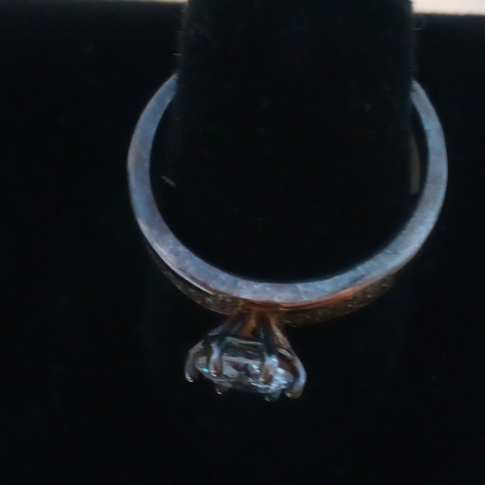 Ring - Picture 4 of 4